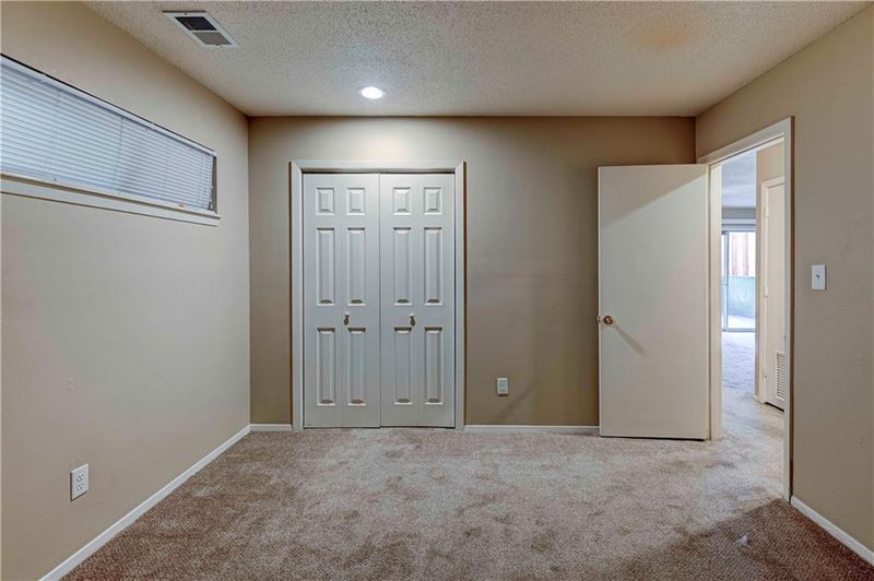4157 Roanoke Rd #4, Kansas City, MO 64111