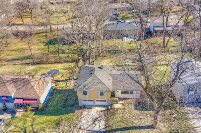 11207 Myrtle Ave, Kansas City, MO 64137