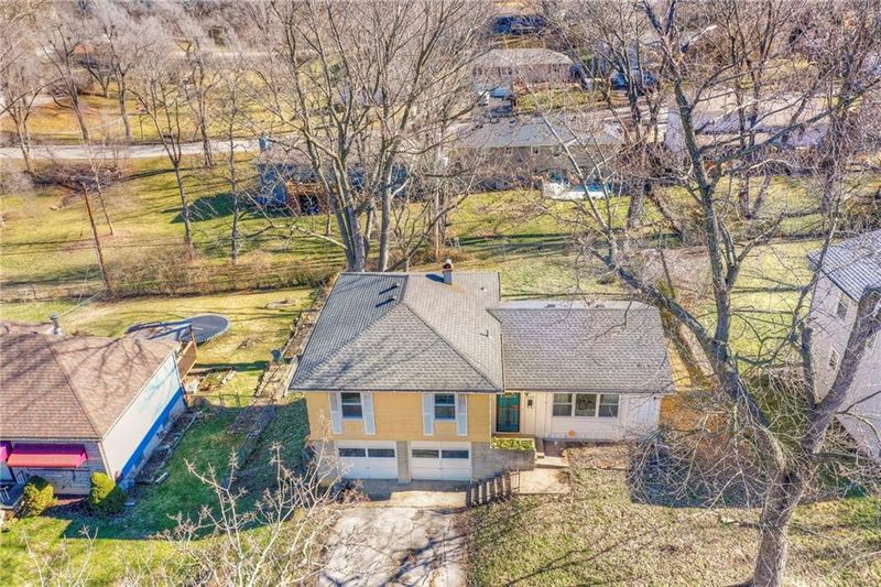11207 Myrtle Ave, Kansas City, MO 64137