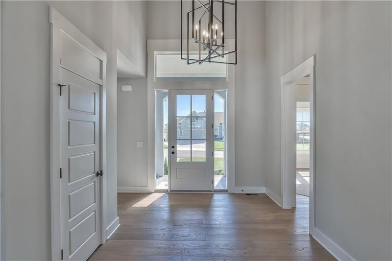 2405 W 176th St, Overland Park, KS 66085