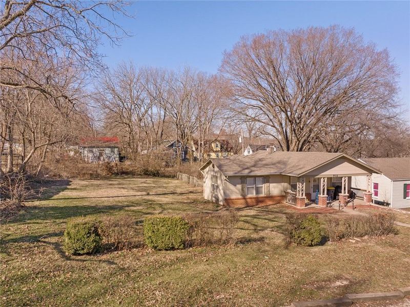 7914 Brooklyn Ave, Kansas City, MO 64132