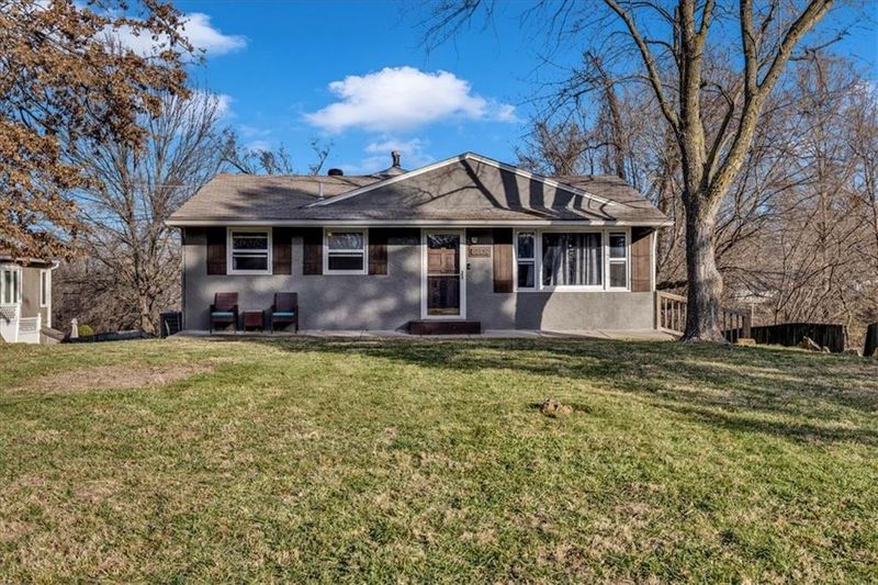 5809 N Wayne Ave, Kansas City, MO 64118