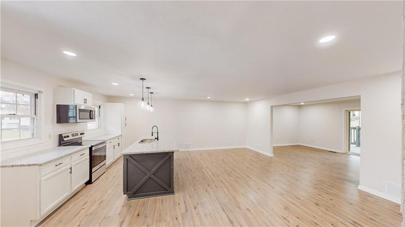 4212 Vineyard Rd, Kansas City, MO 64130