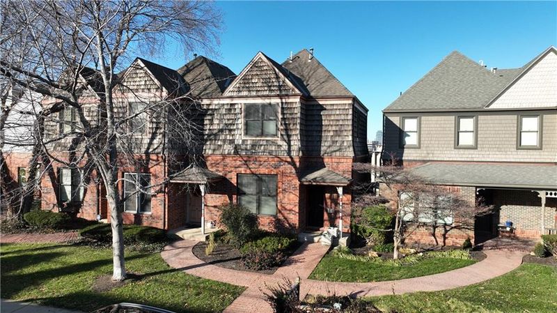 114 E 30 St, Kansas City, MO 64108