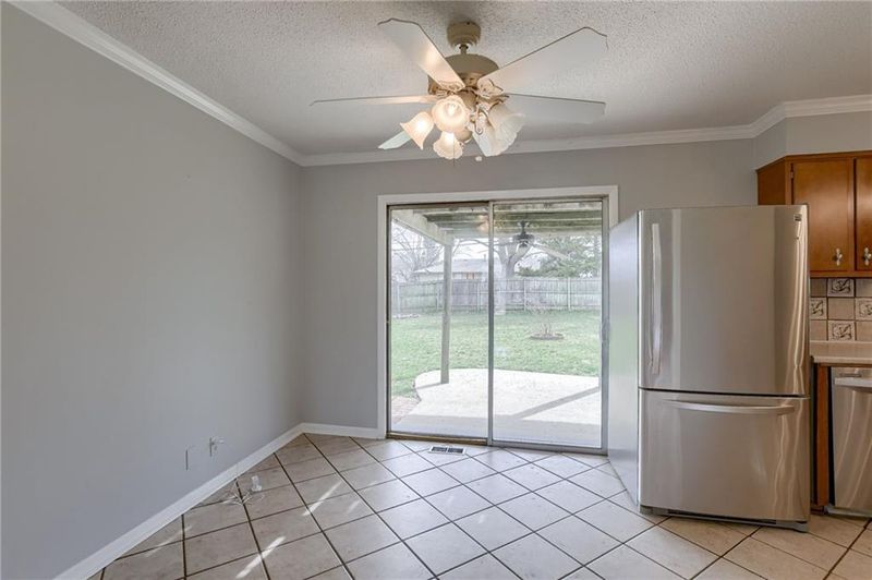 217 NE 88th Ter, Kansas City, MO 64155