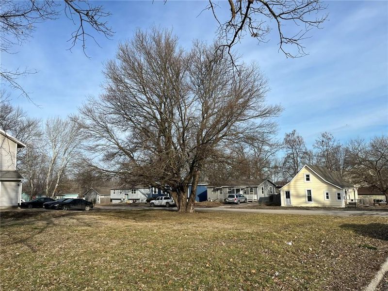 8 N Diamond St, Paola, KS 66071