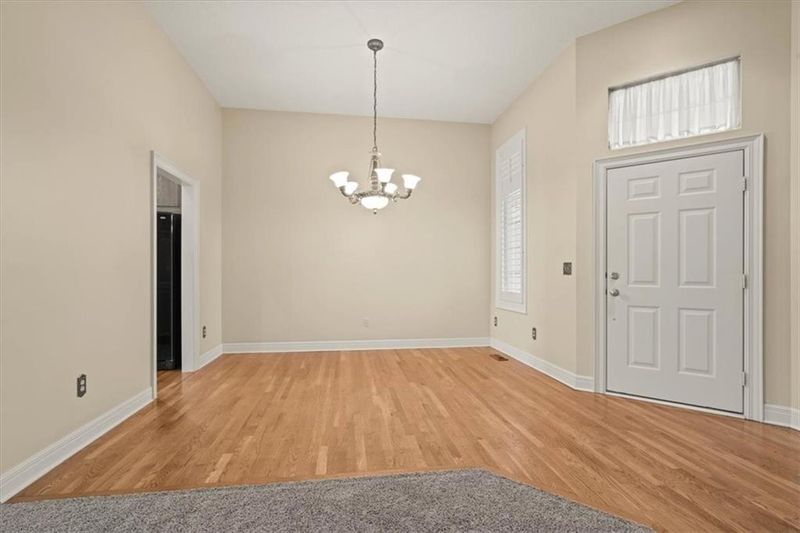 13204 Summit St, Kansas City, MO 64145