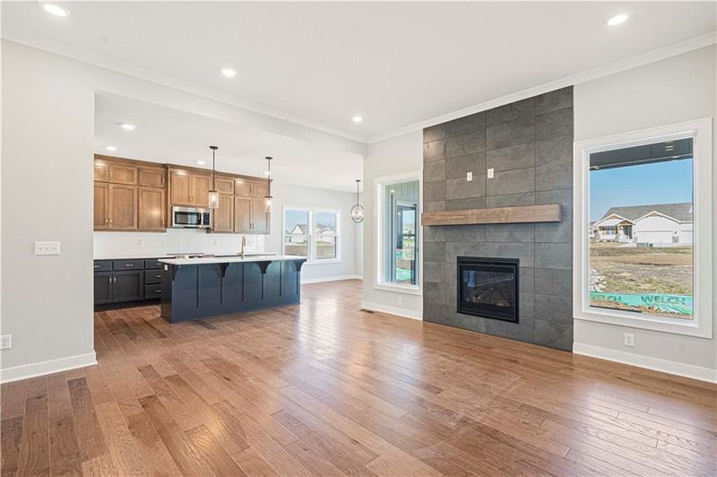 1534 SW Arbor Falls Dr, Lee's Summit, MO 64082