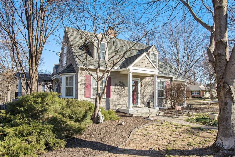 8614 Lamar Ave, Overland Park, KS 66207