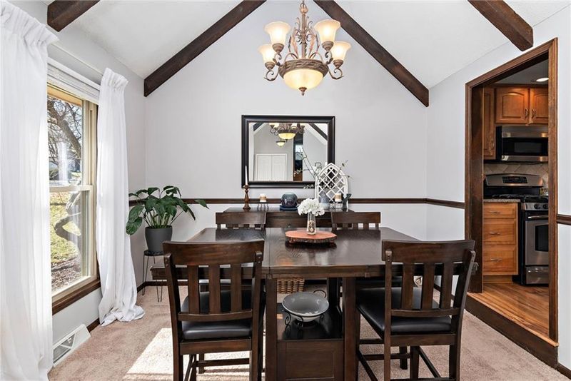 9800 W 103rd Ter, Overland Park, KS 66212