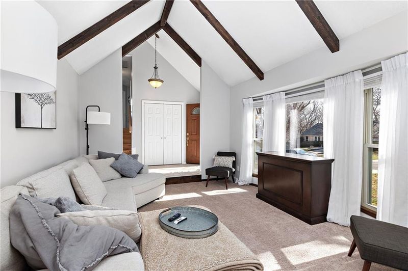 9800 W 103rd Ter, Overland Park, KS 66212