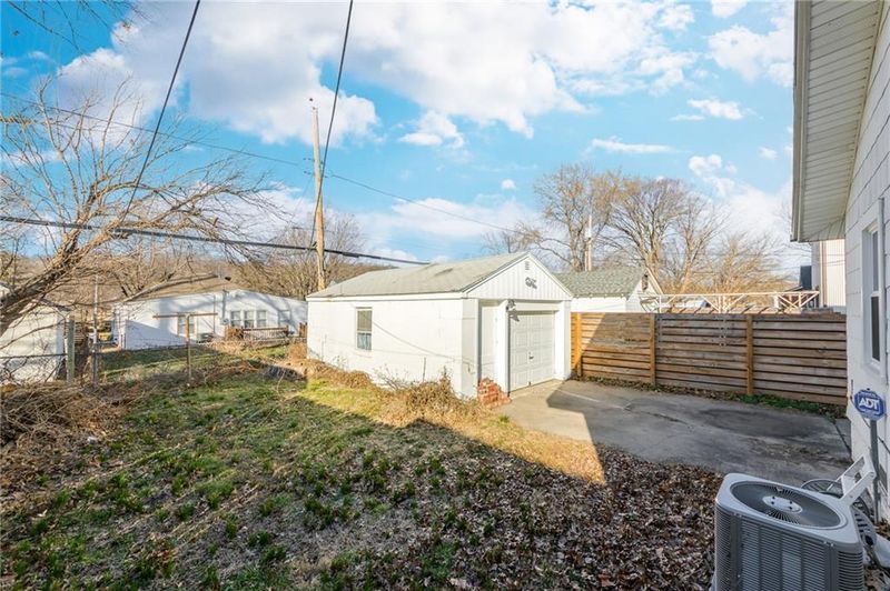 1212 E 24th Ave, Kansas City, MO 64116