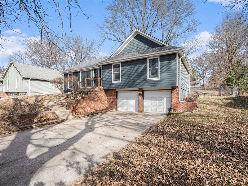 9931 N Harrison Dr, Kansas City, MO 64155
