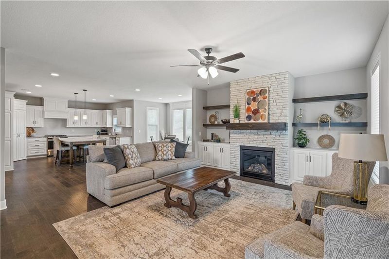 16988 S Hunter St, Olathe, KS 66062