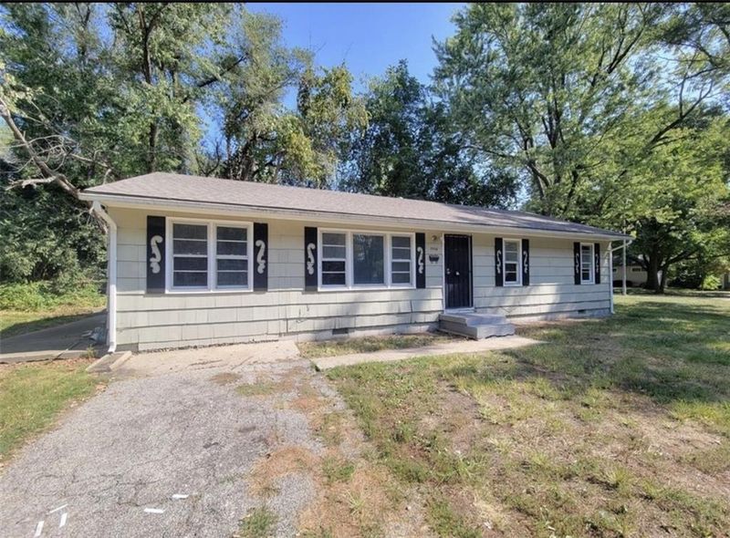 7906 E 108 St, Kansas City, MO 64134