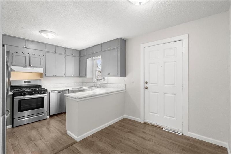 9804 Marsh Ave, Kansas City, MO 64134