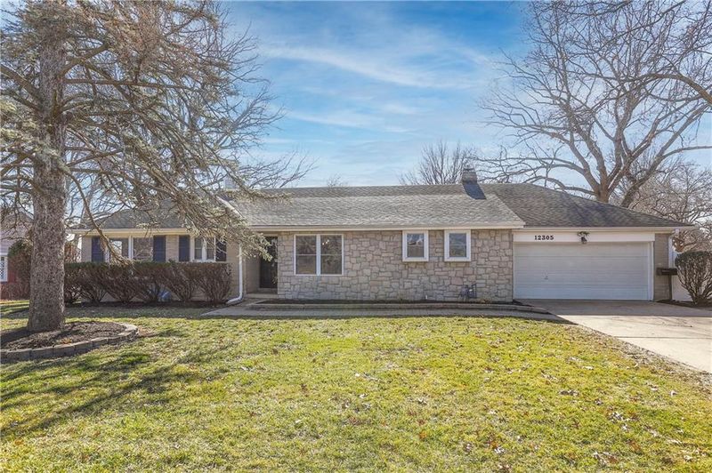 12305 45 St, Kansas City, MO 64133