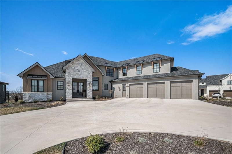 8542 N Booth Ave, Kansas City, MO 64157