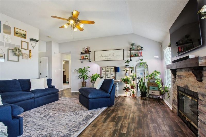 15006 E 49th St, Kansas City, MO 64136