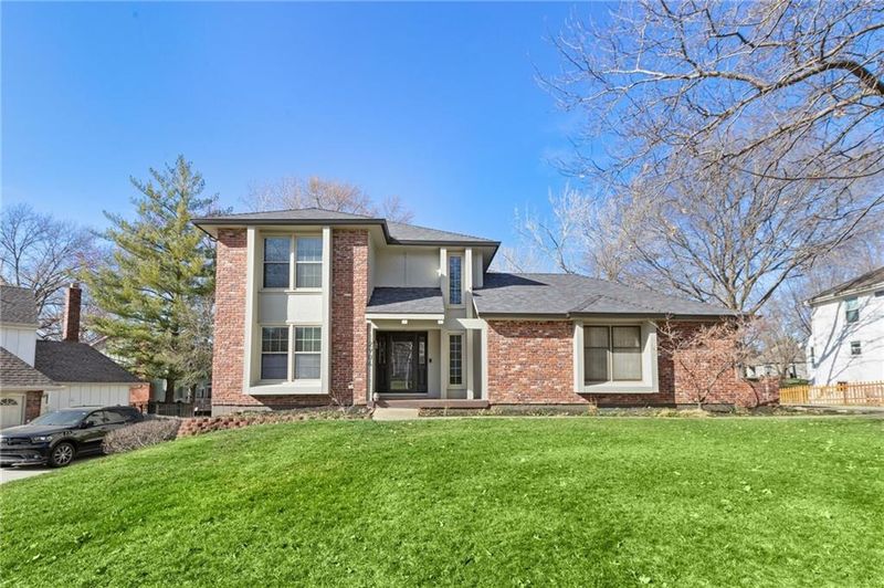 2904 W 120th Ter, Leawood, KS 66209