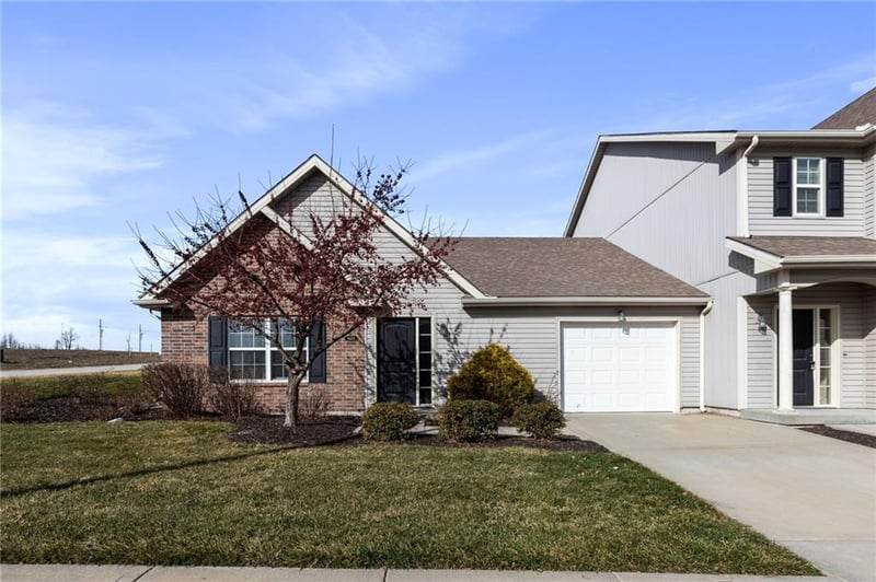 9400 N Adrian Ave, Kansas City, MO 64154
