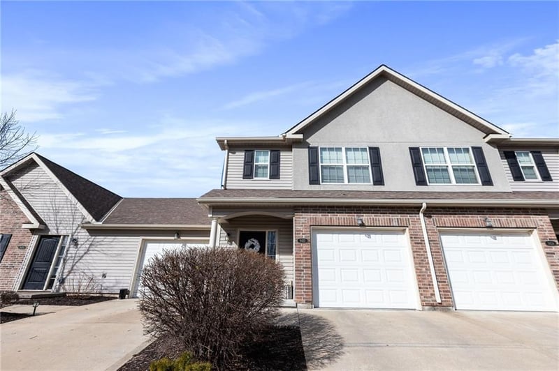 9420 Adrian Ave, Kansas City, MO 64154