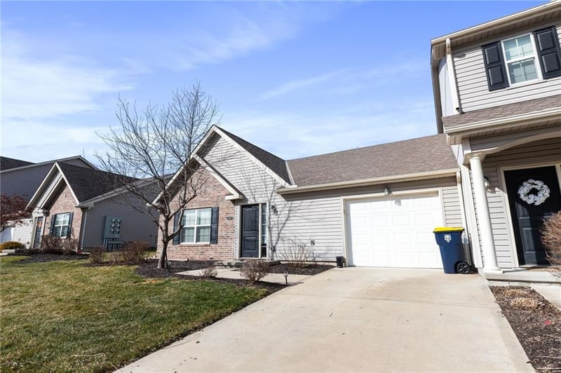 9420 Adrian Ave, Kansas City, MO 64154
