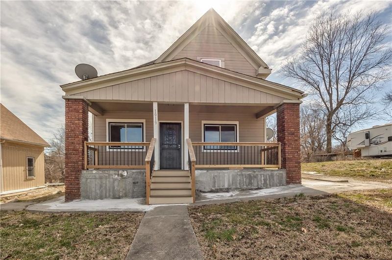 1919 Parallel Ave, Kansas City, KS 66104
