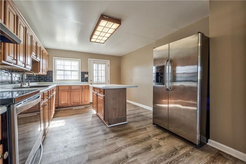 1919 Parallel Ave, Kansas City, KS 66104