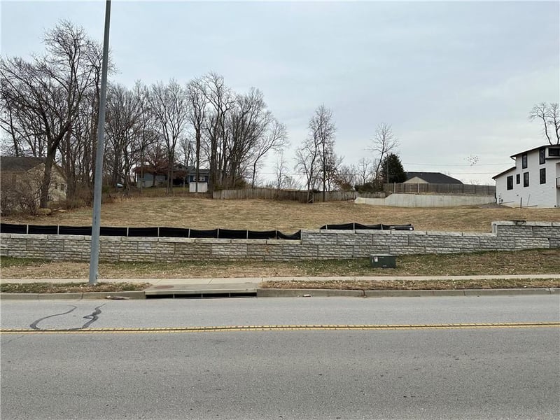 5011 NW Northwood Rd, Riverside, MO 64150