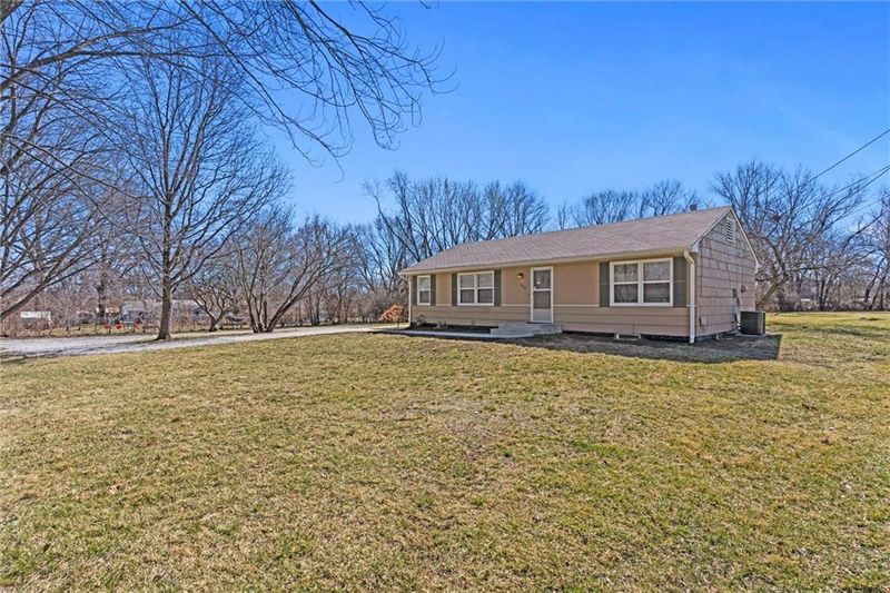 605 E 126th St, Kansas City, MO 64145