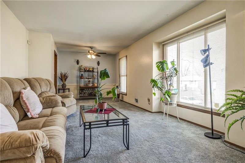 8405 E 104th St, Kansas City, MO 64134