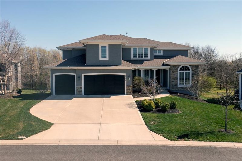 16437 Perry St, Overland Park, KS 66221