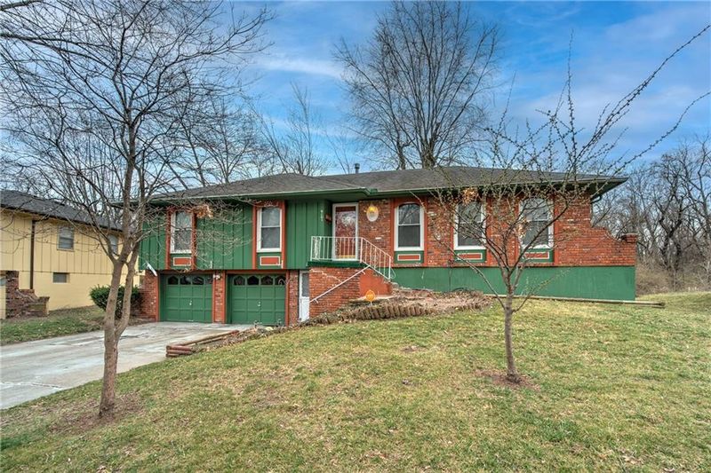 9101 E 90th Ter, Kansas City, MO 64138