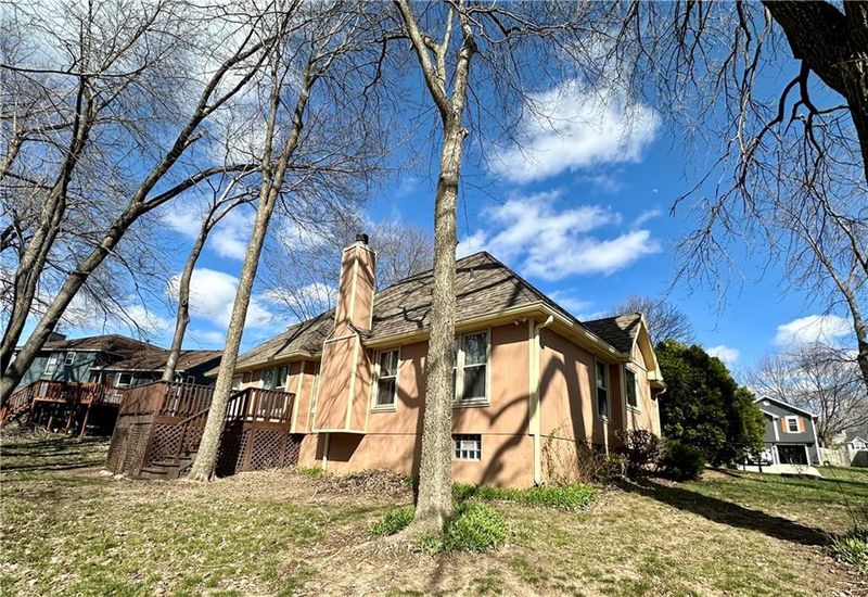 8420 N Carson Ave, Kansas City, MO 64153