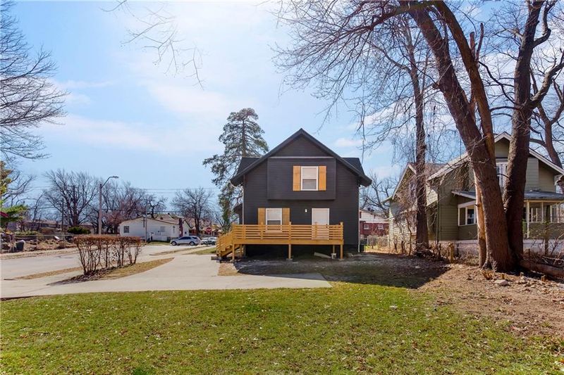 1820 E 55 St, Kansas City, MO 64130