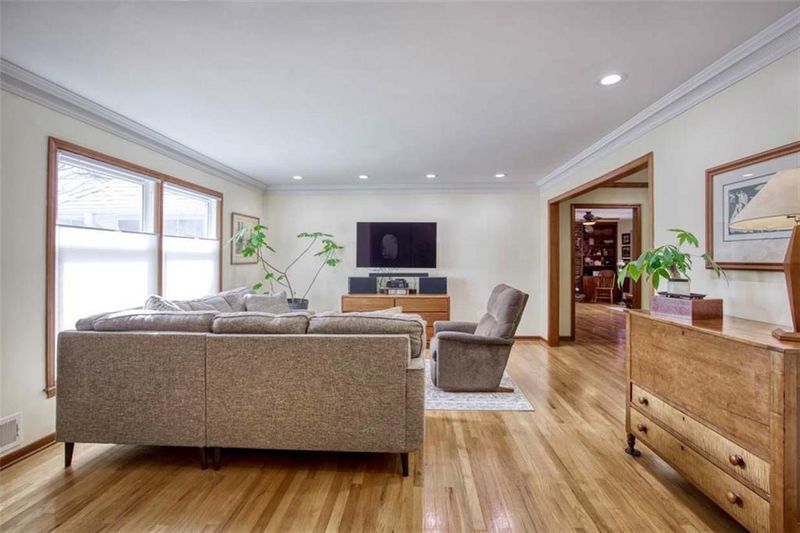 112 E 114 Ter, Kansas City, MO 64114