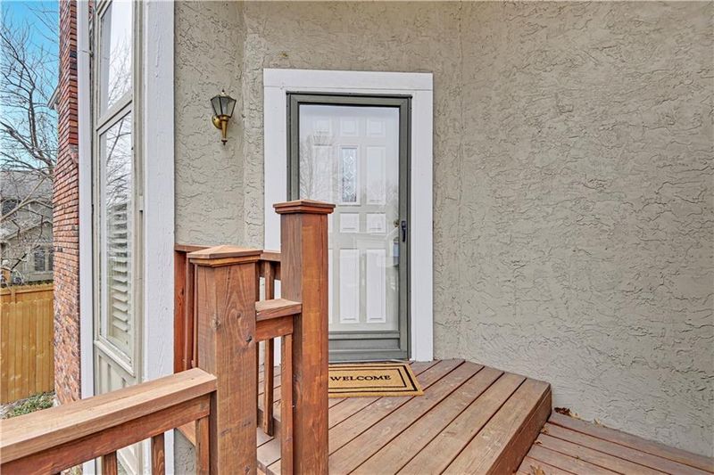 10725 W 115th Pl, Overland Park, KS 66210