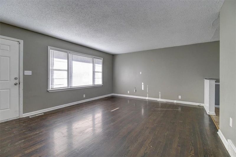 7624 E 52nd Ter, Kansas City, MO 64129
