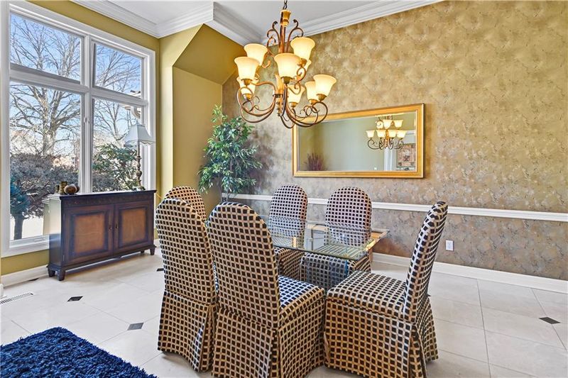 207 W 128th St, Kansas City, MO 64145