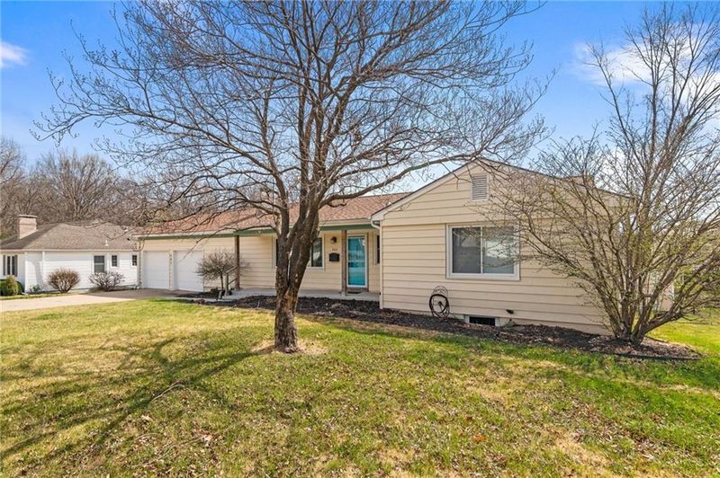 905 W 97th Ter, Kansas City, MO 64114