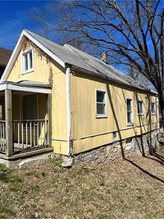3704 E 26th St, Kansas City, MO 64127