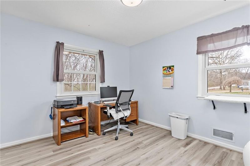 8714 E 117th St, Kansas City, MO 64134