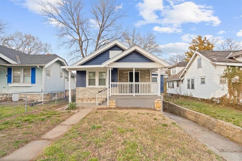 1956 E 71st Ter, Kansas City, MO 64132