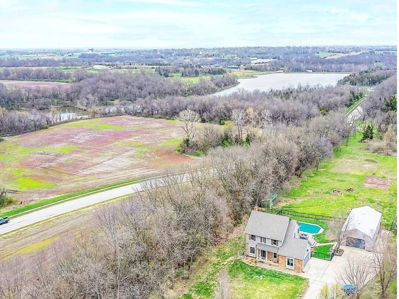 22315 W 199th St, Spring Hill, KS 66083
