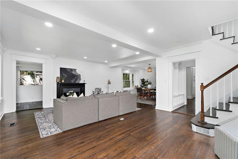 51 E 53rd Ter, Kansas City, MO 64112