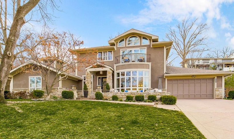 580 Lakeshore West Dr, Lake Quivira, KS 66217