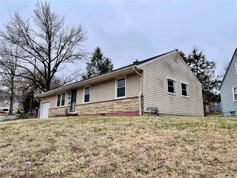 3839 E 71st St, Kansas City, MO 64132