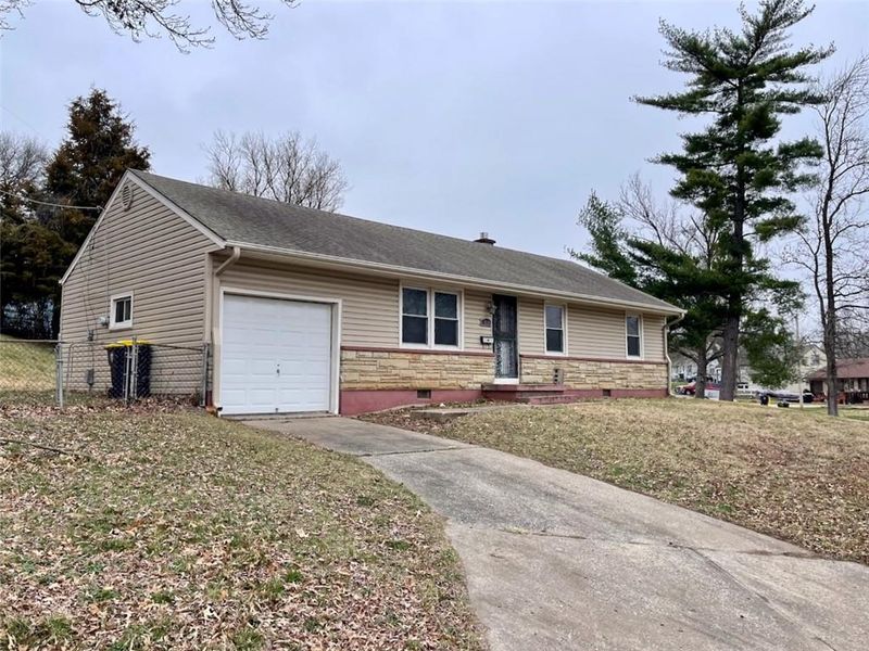 3839 E 71st St, Kansas City, MO 64132