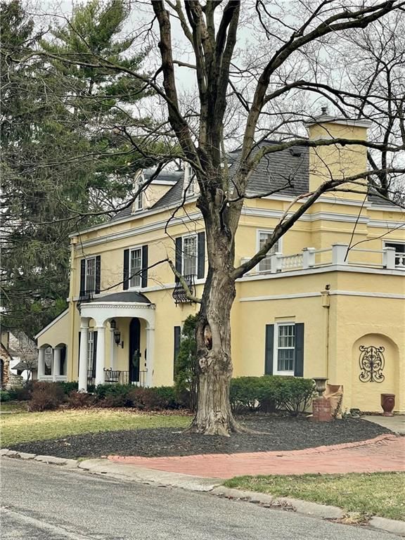 6984 Valley Rd, Kansas City, MO 64113